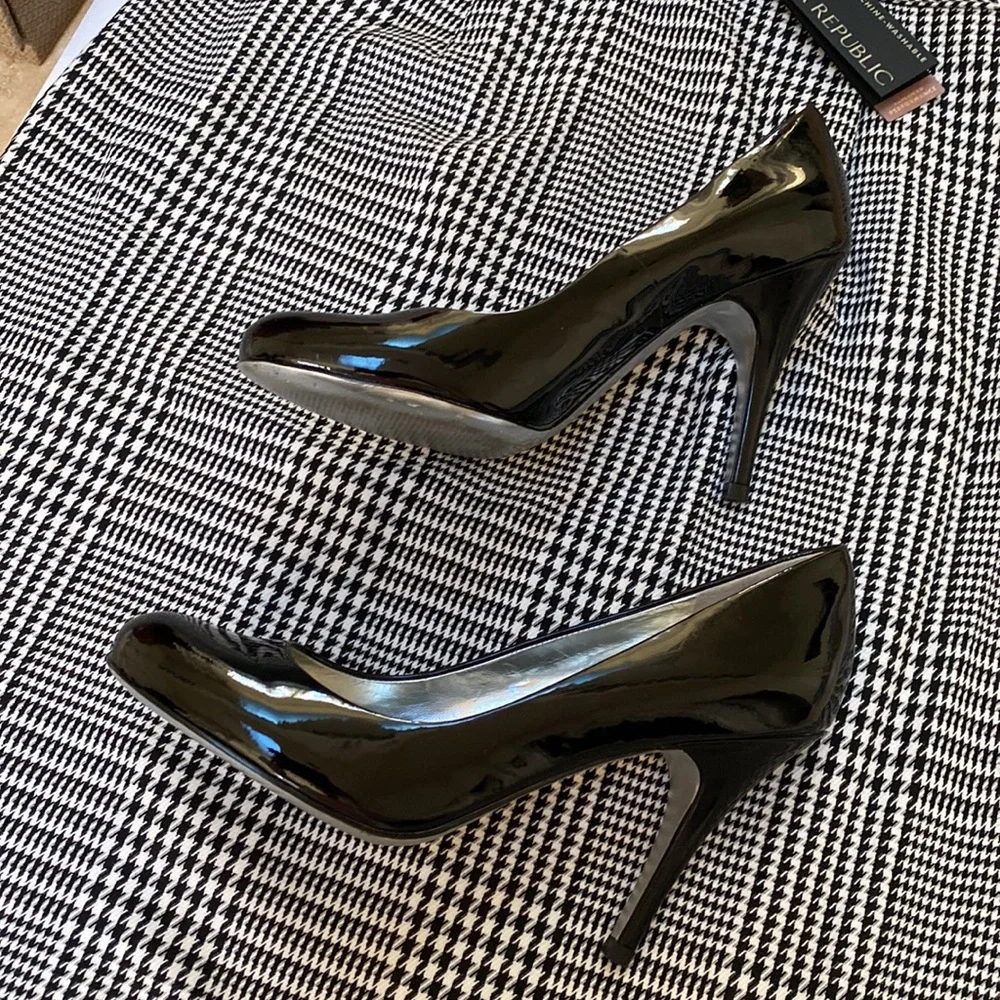 Jessica Simpson Patent Black heels 7.5 Size - Picture 6 of 7